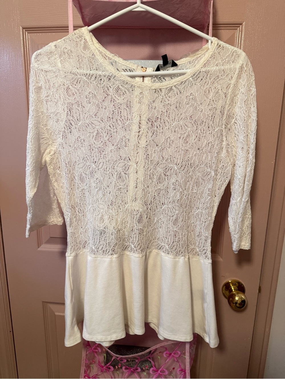 RW&CO. Cream Lace Blouse with Feminine Detailing